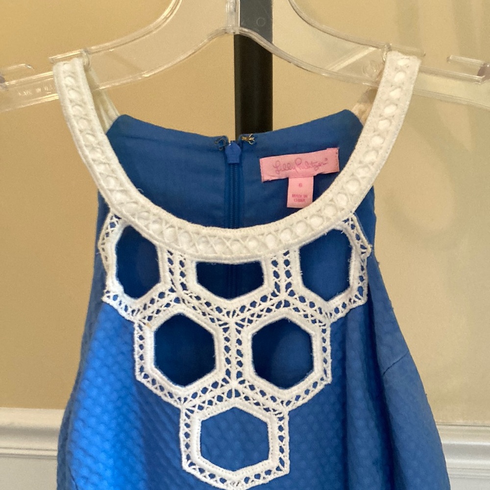 Beautiful blue white lily Pulitzer dress size 6 great condition